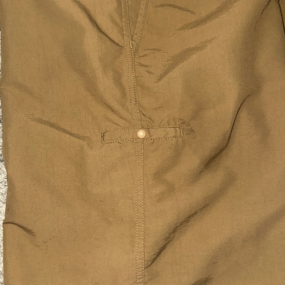 Patagonia Men's Tan Cargo Shorts - Picture 3 of 6